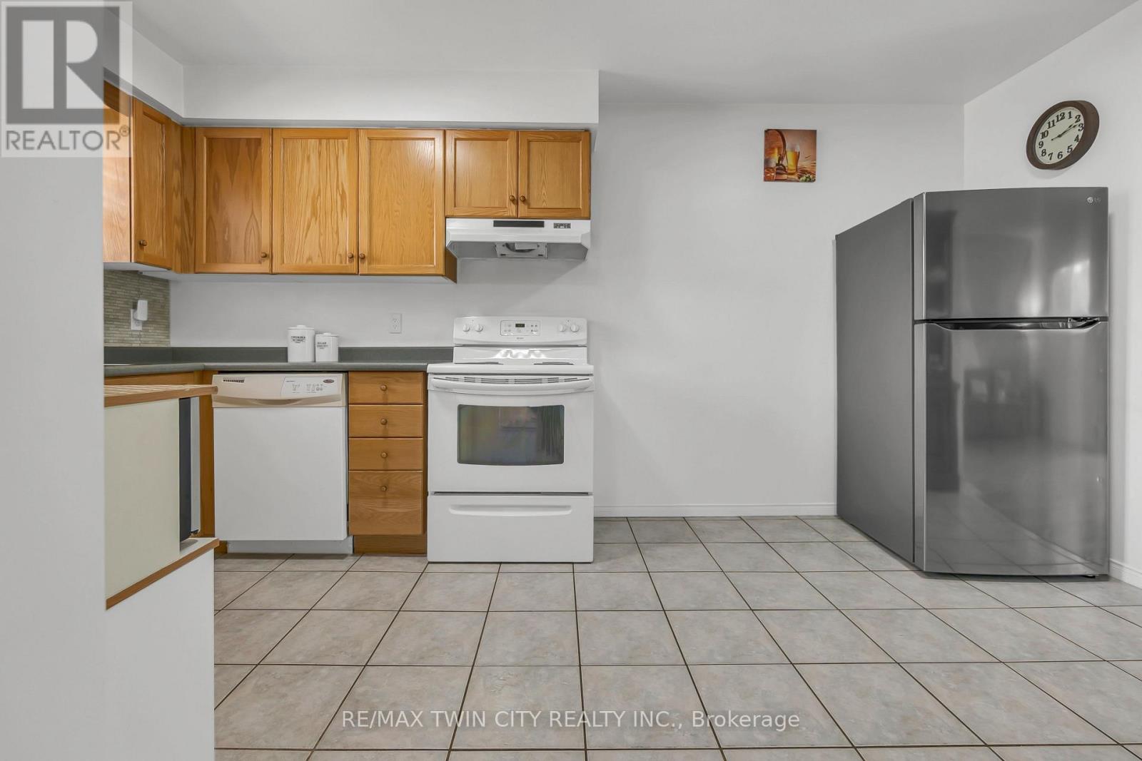 31 - 400 Wilson Avenue, Kitchener, Ontario  N2C 2S1 - Photo 6 - X12192423