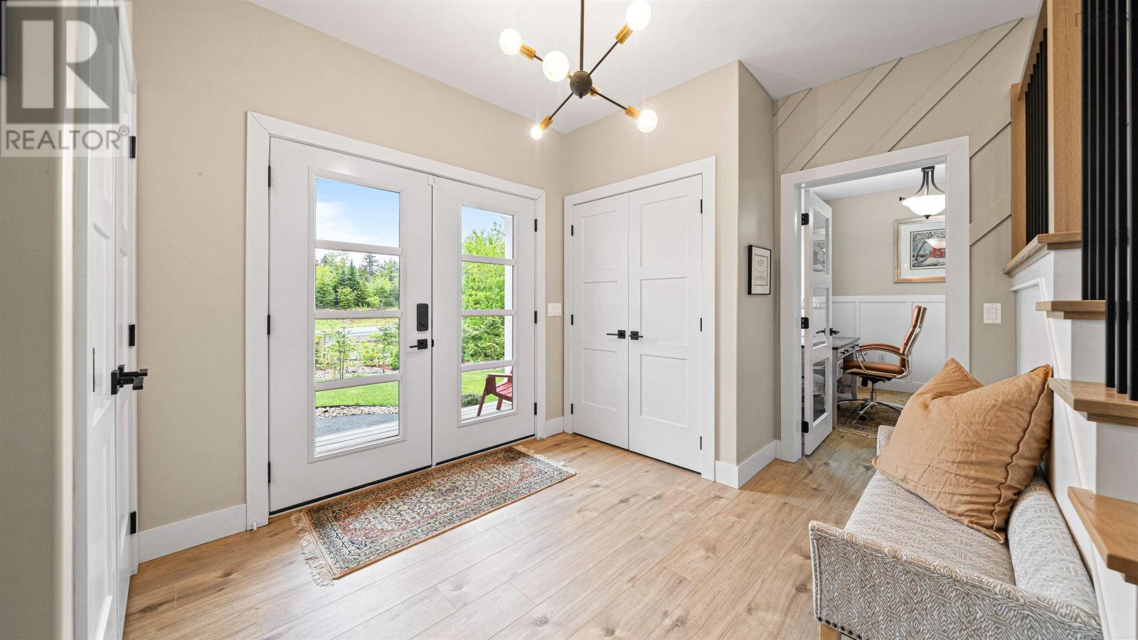 Property at 456 Magenta Drive image 5