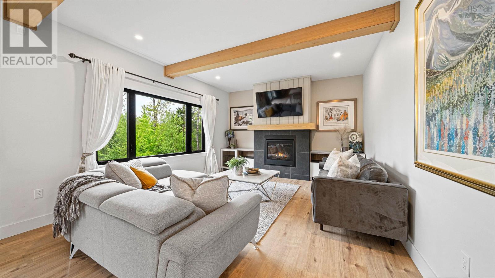 Property at 456 Magenta Drive image 4