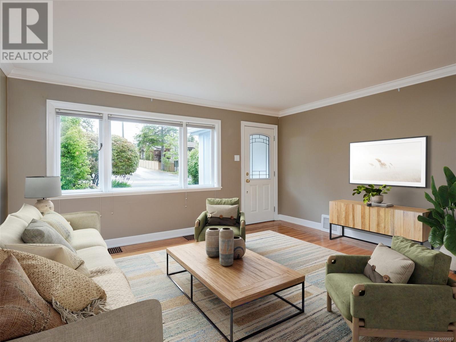 Property at 4406 Torquay Dr image 2