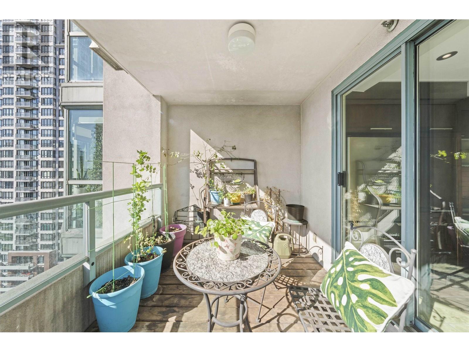 1201 888 Hamilton Street, Vancouver, British Columbia  V6B 5W4 - Photo 5 - R3010511