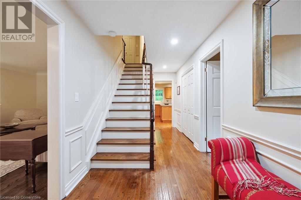 1932 Four Seasons Drive, Burlington, Ontario  L7P 2Y1 - Photo 6 - 40722880