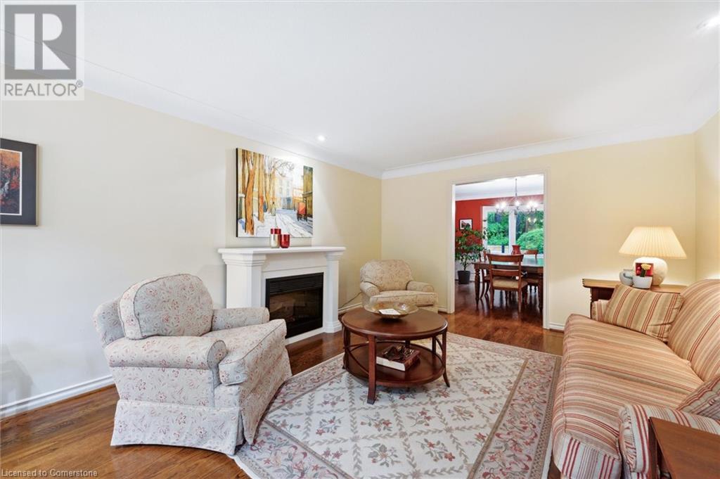 1932 Four Seasons Drive, Burlington, Ontario  L7P 2Y1 - Photo 7 - 40722880