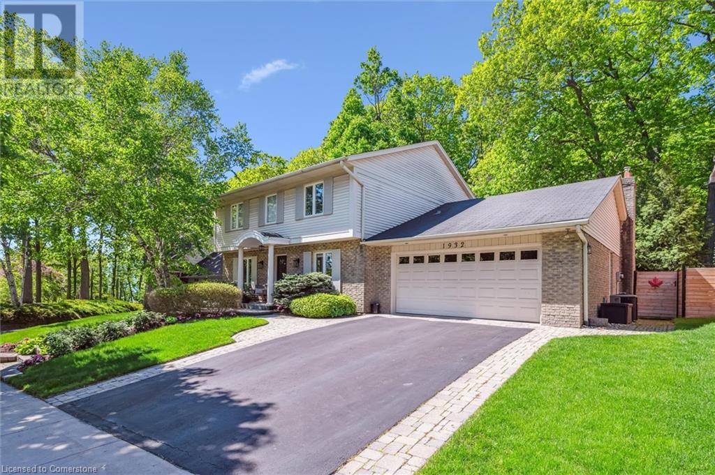 1932 Four Seasons Drive, Burlington, Ontario  L7P 2Y1 - Photo 3 - 40722880