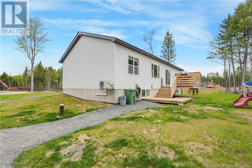 Property at 44 Sandlewood Lane image 3