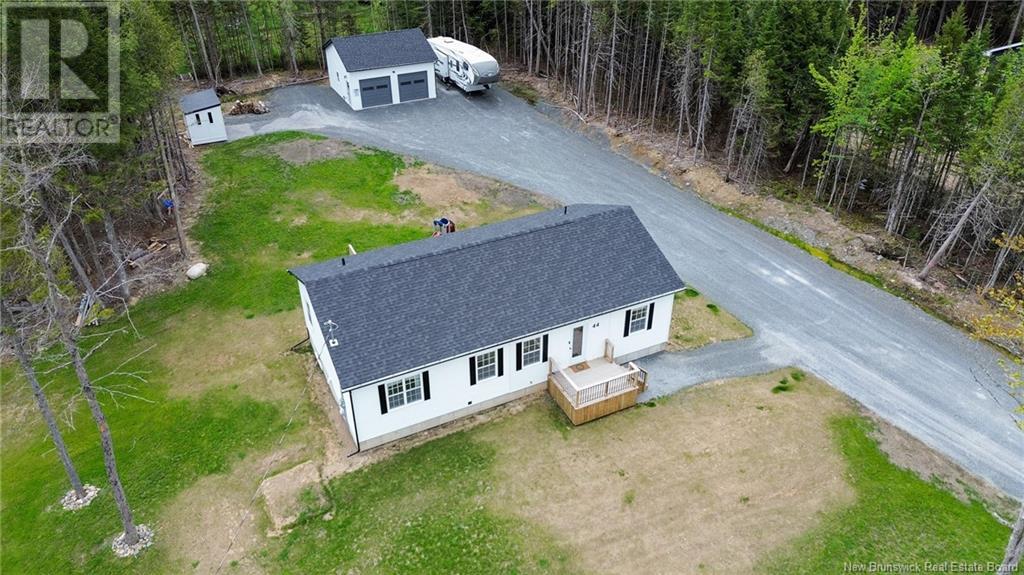 Property at 44 Sandlewood Lane image 1