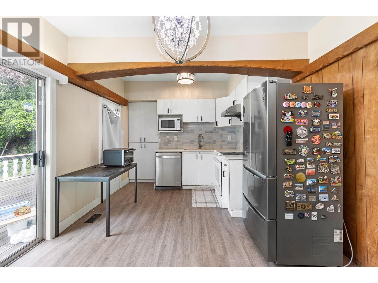 2013 Marine Way, New Westminster, British Columbia  V3M 2H2 - Photo 12 - R3010489