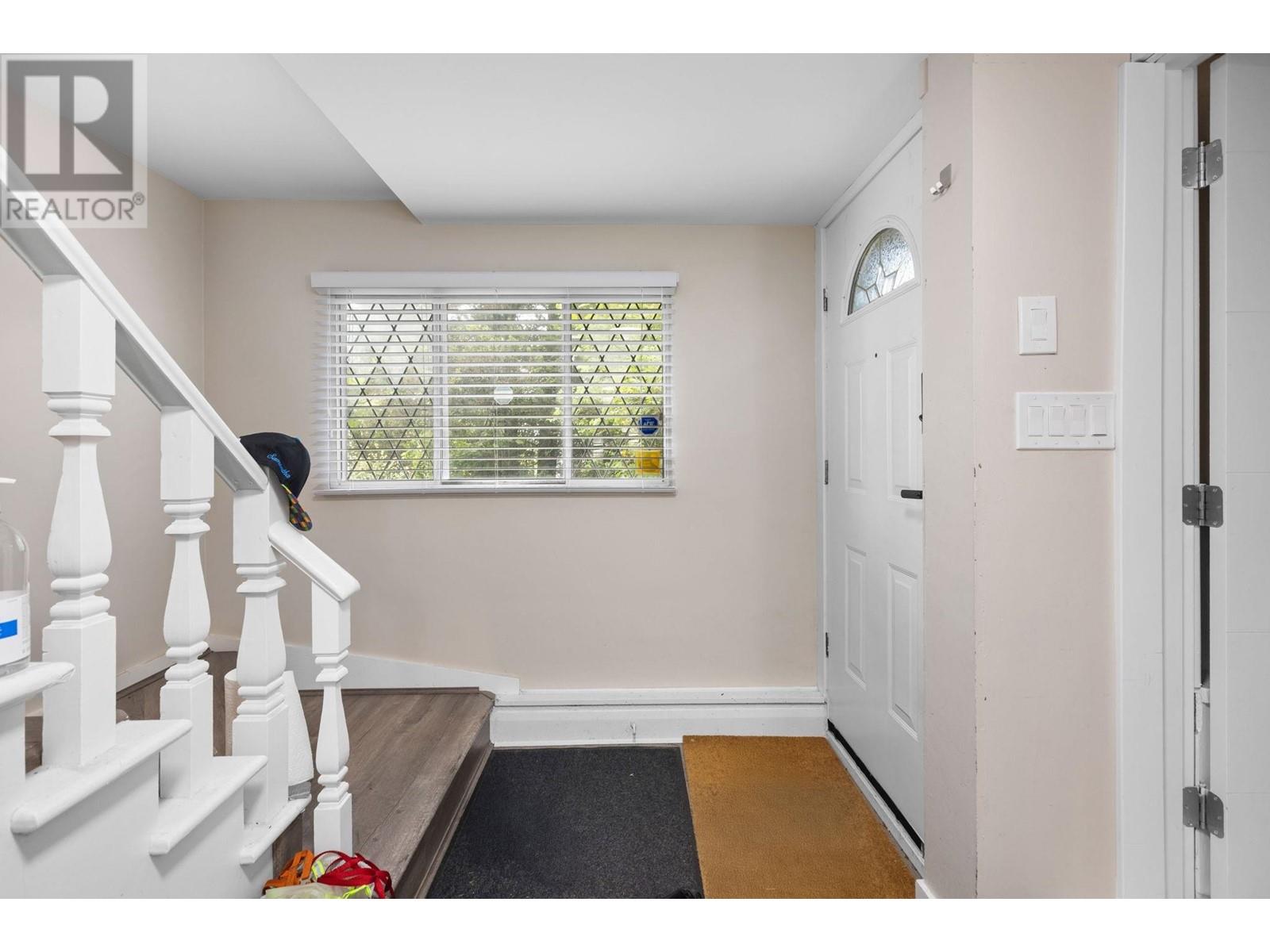 2013 Marine Way, New Westminster, British Columbia  V3M 2H2 - Photo 21 - R3010489