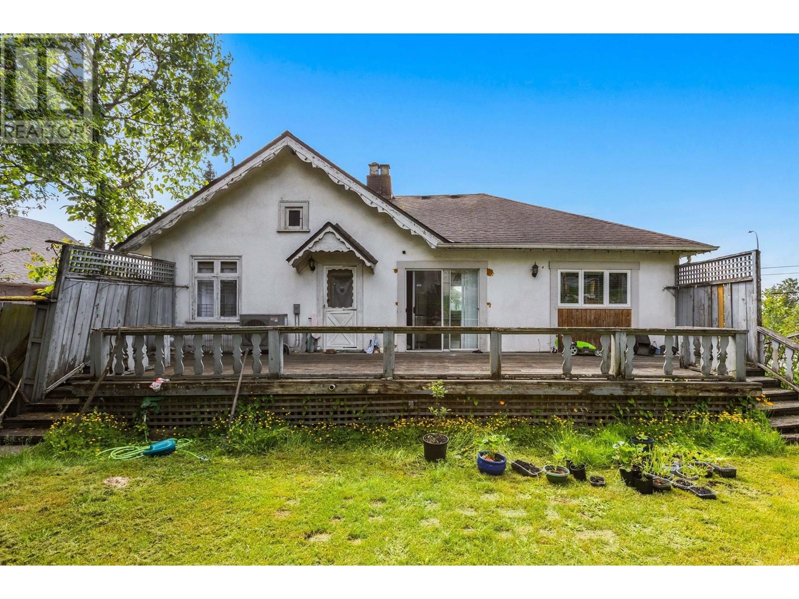 2013 Marine Way, New Westminster, British Columbia  V3M 2H2 - Photo 29 - R3010489