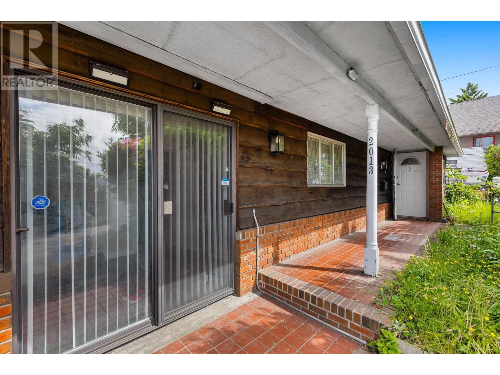 2013 Marine Way, New Westminster, British Columbia  V3M 2H2 - Photo 6 - R3010489