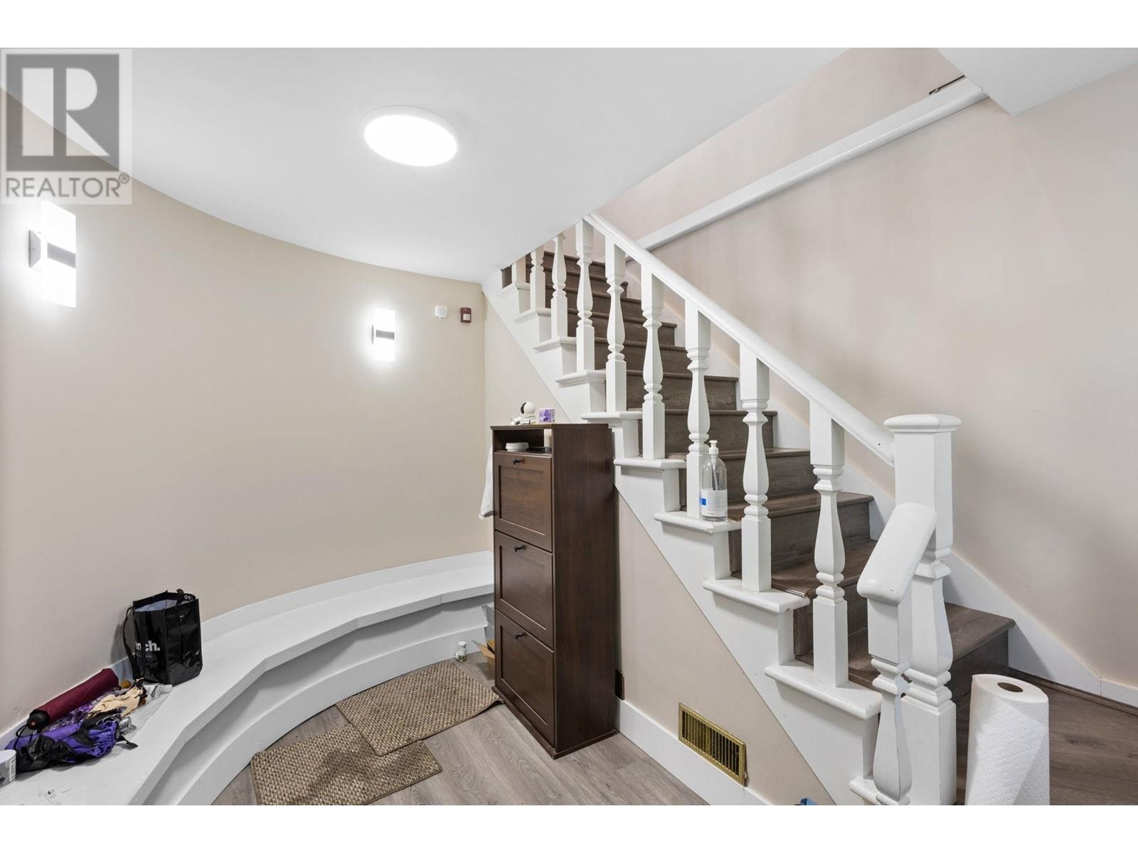 2013 Marine Way, New Westminster, British Columbia  V3M 2H2 - Photo 7 - R3010489