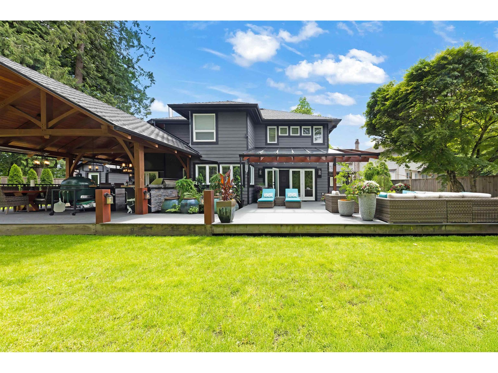 8478 215B STREET, langley, British Columbia