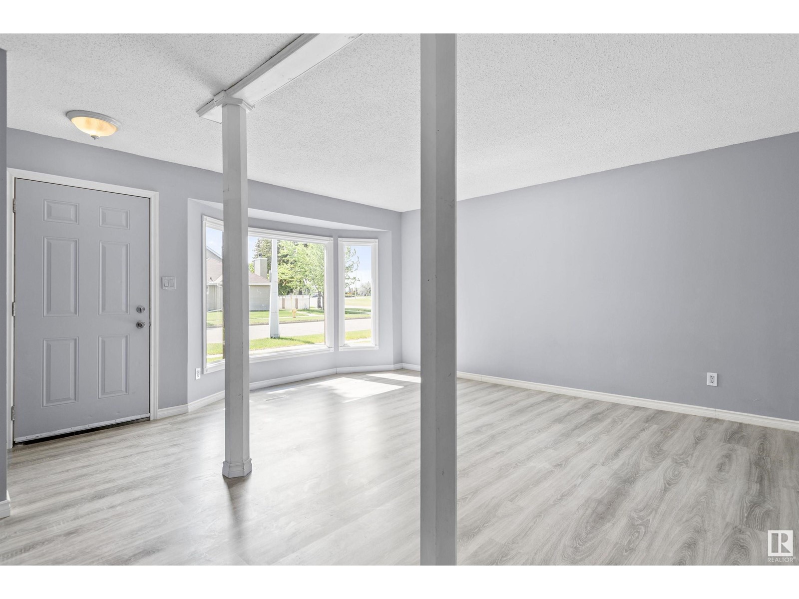 Property at 237 WESTON DR image 5
