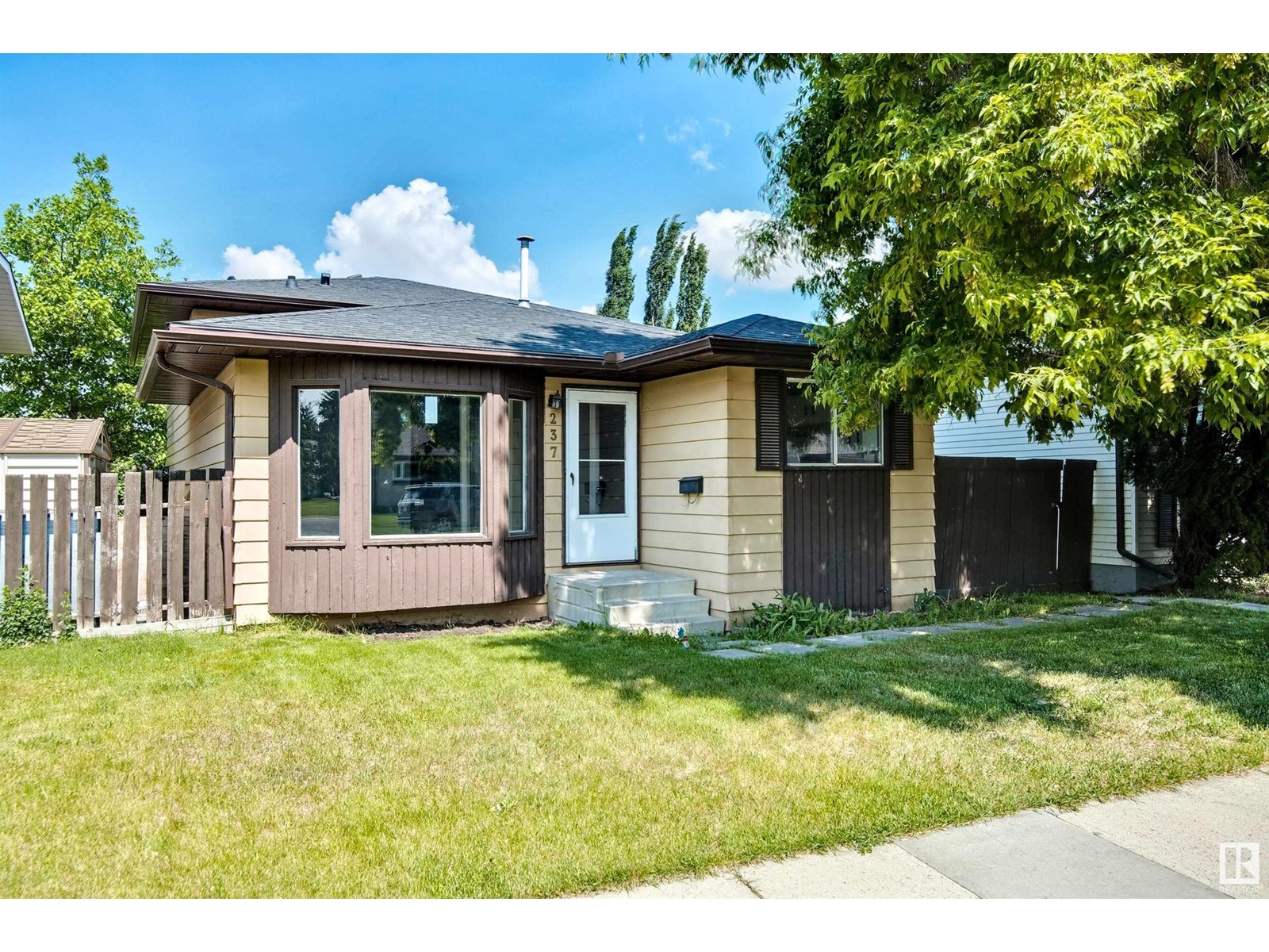 Property at 237 WESTON DR image 1