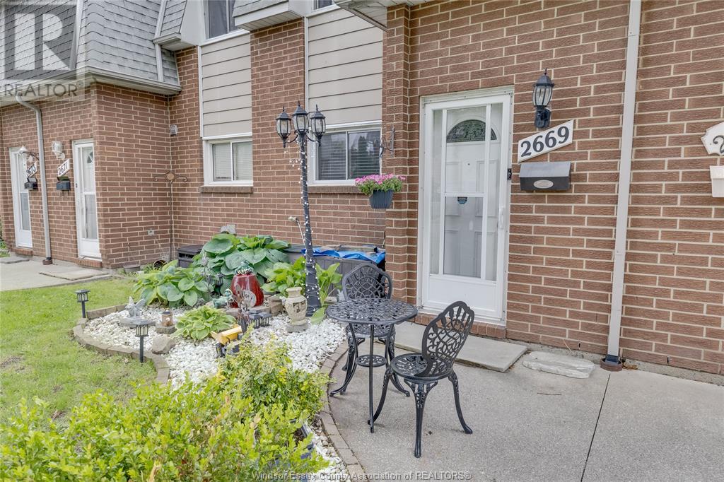Property at 2669 VINE COURT Unit# 74 image 4