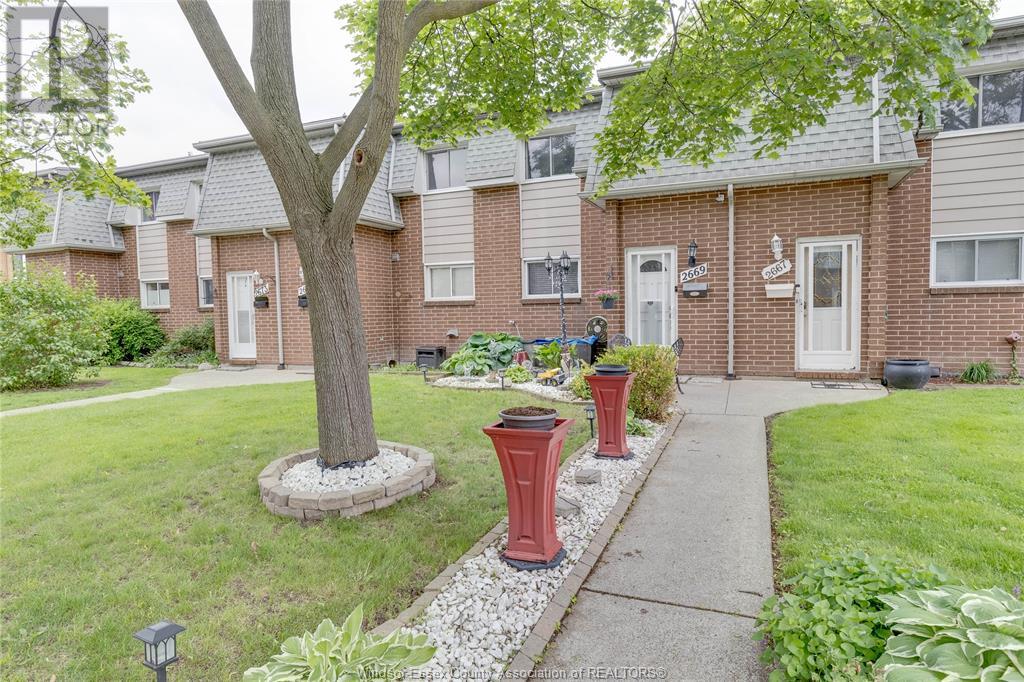 Property at 2669 VINE COURT Unit# 74 image 3