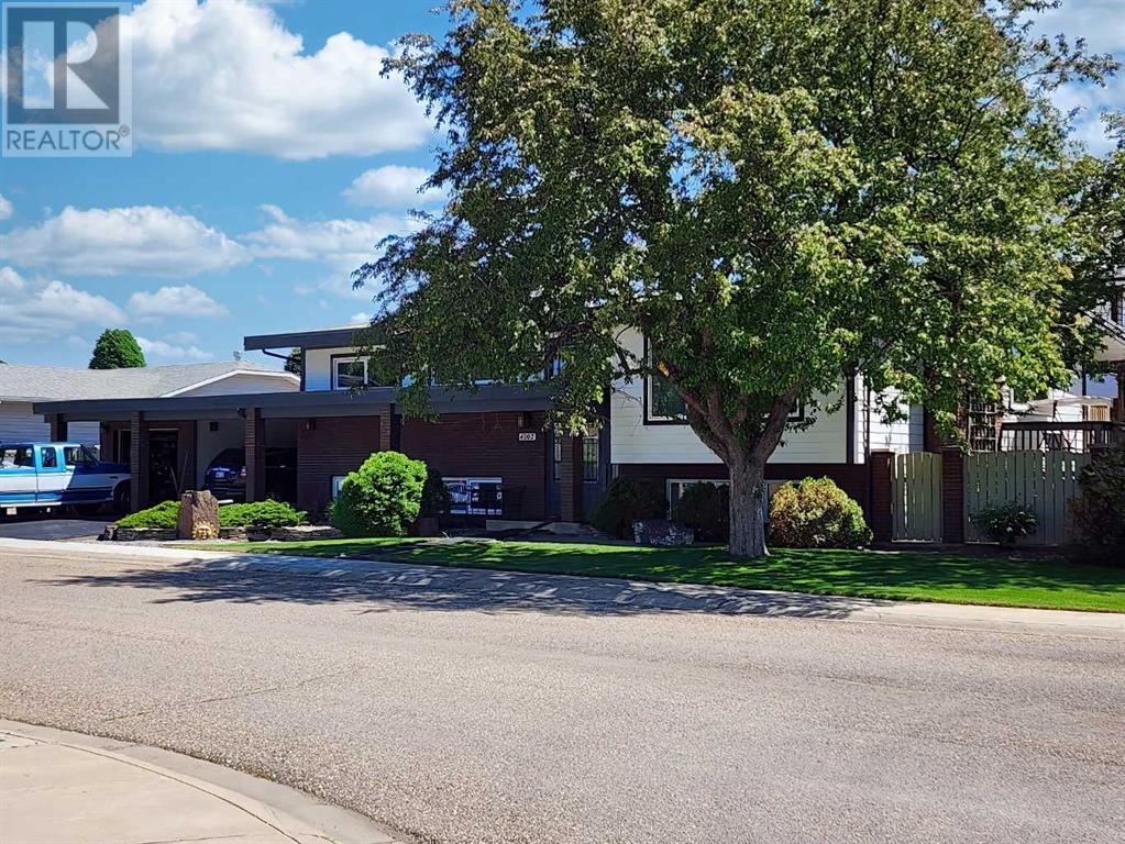 Property at 4002 Elm Place S image 2