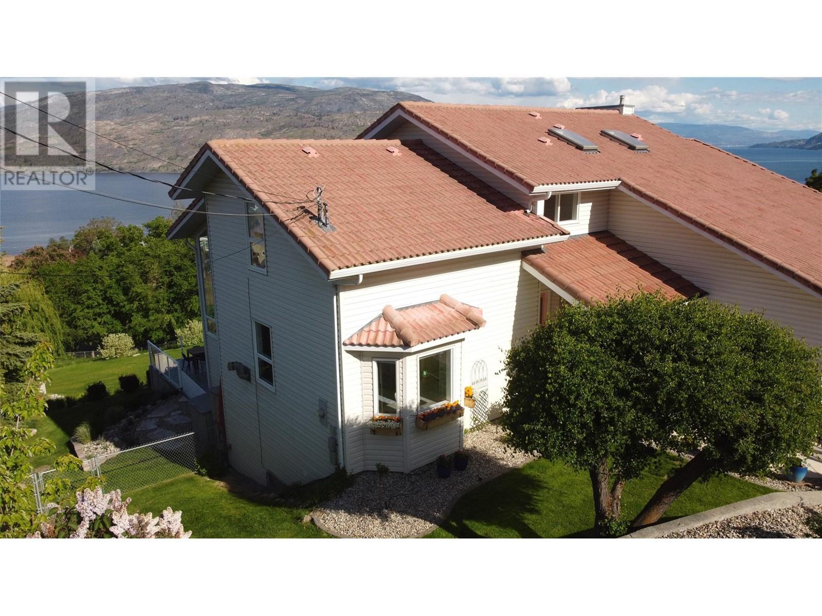 6057 Ellison Avenue, Peachland, British Columbia  V0H 1X4 - Photo 2 - 10350510