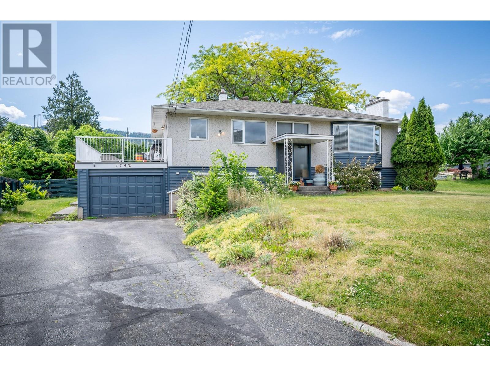 1742 APPLE Lane, Kamloops, British Columbia