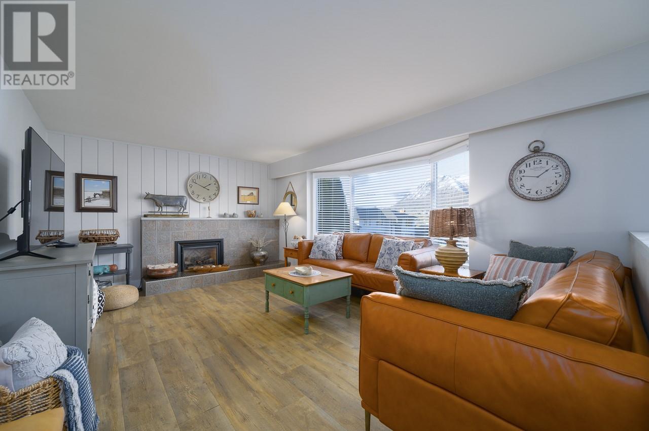 1742 Apple Lane, Kamloops, British Columbia  V2C 4M9 - Photo 4 - 10350596