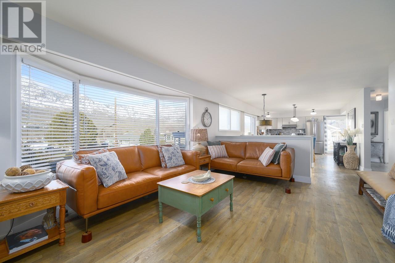 1742 Apple Lane, Kamloops, British Columbia  V2C 4M9 - Photo 5 - 10350596