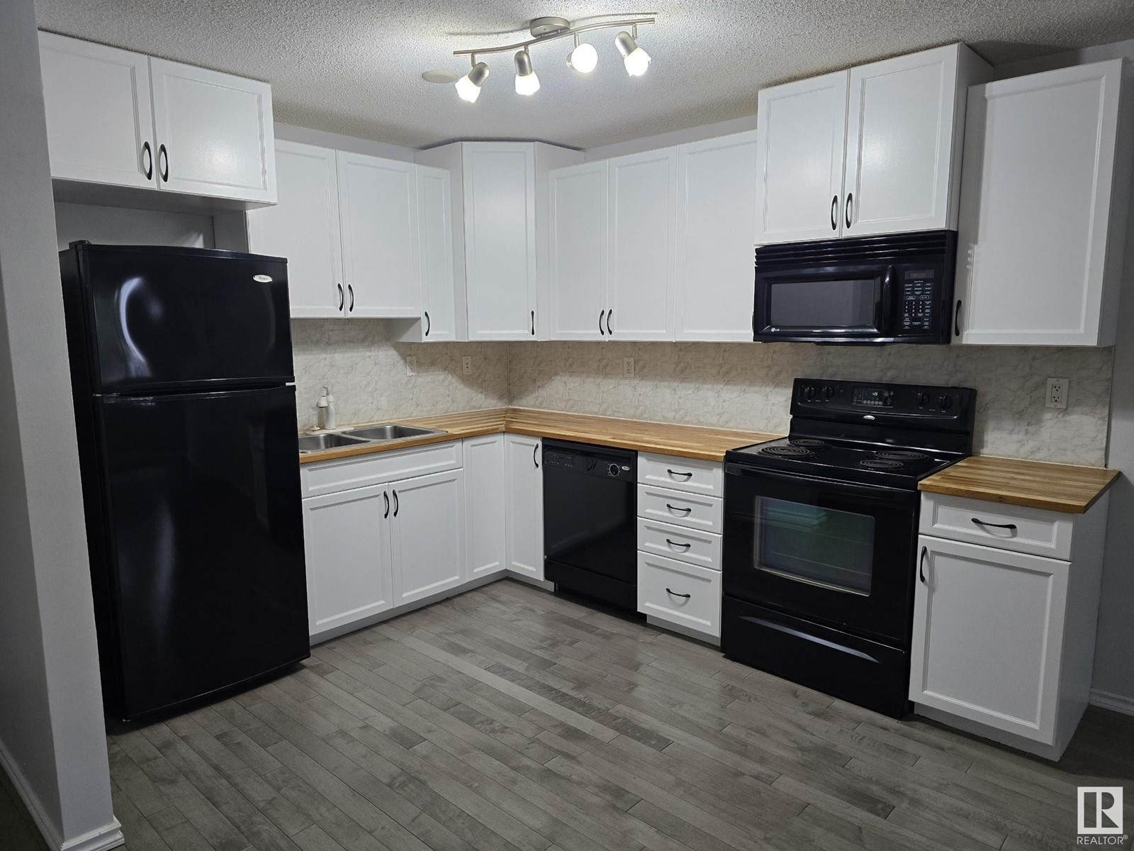 Property at #302 9725 82 AV NW image 1
