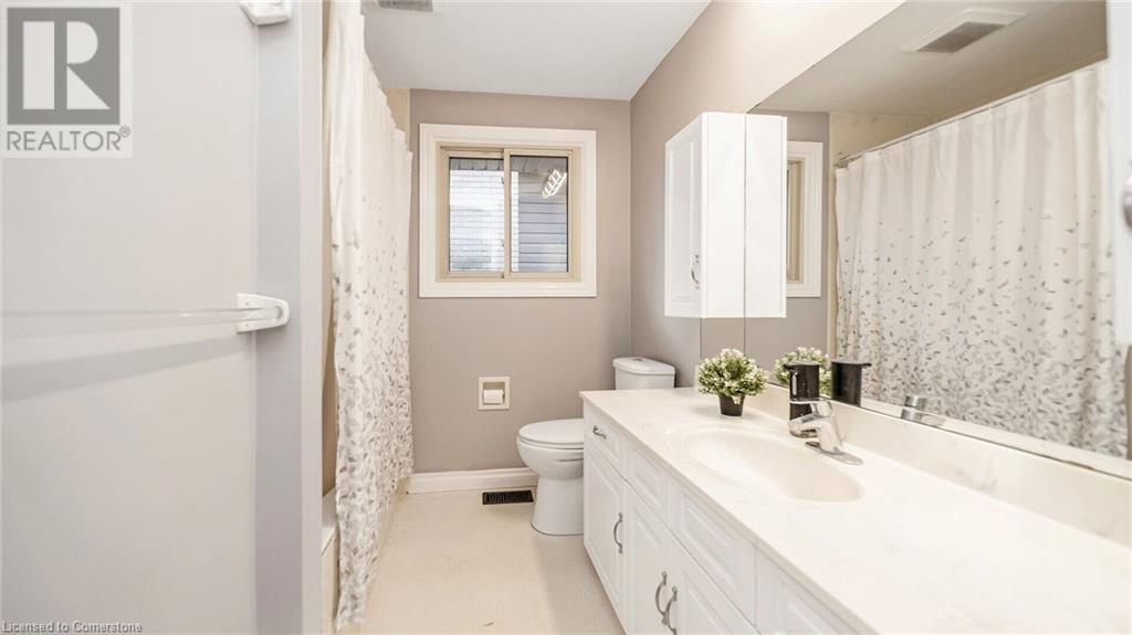 364 Roselawn Place, Waterloo, Ontario  N2L 5P1 - Photo 24 - 40701809
