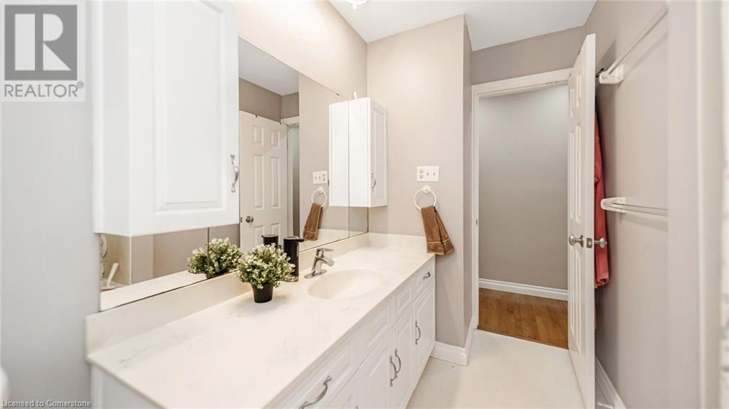 364 Roselawn Place, Waterloo, Ontario  N2L 5P1 - Photo 25 - 40701809