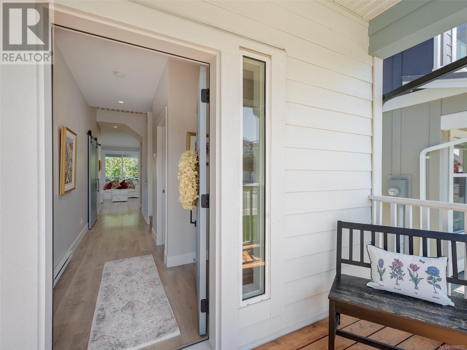 Property at 300 Seafield Rd image 3