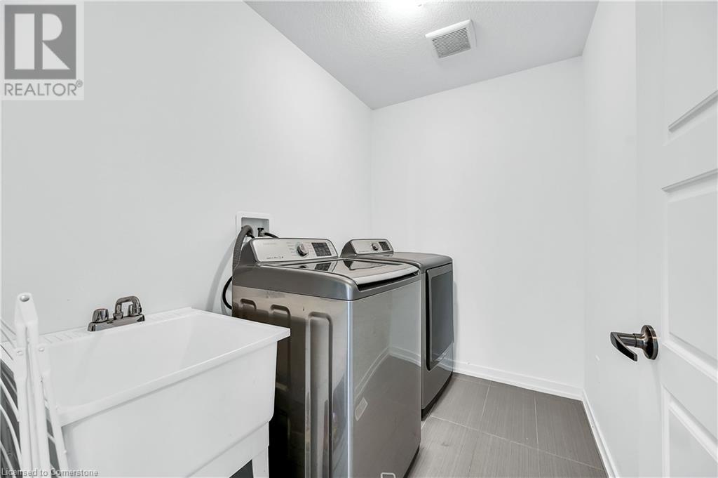 18 Scarletwood Street, Stoney Creek, Ontario  L8J 0K8 - Photo 33 - 40736161