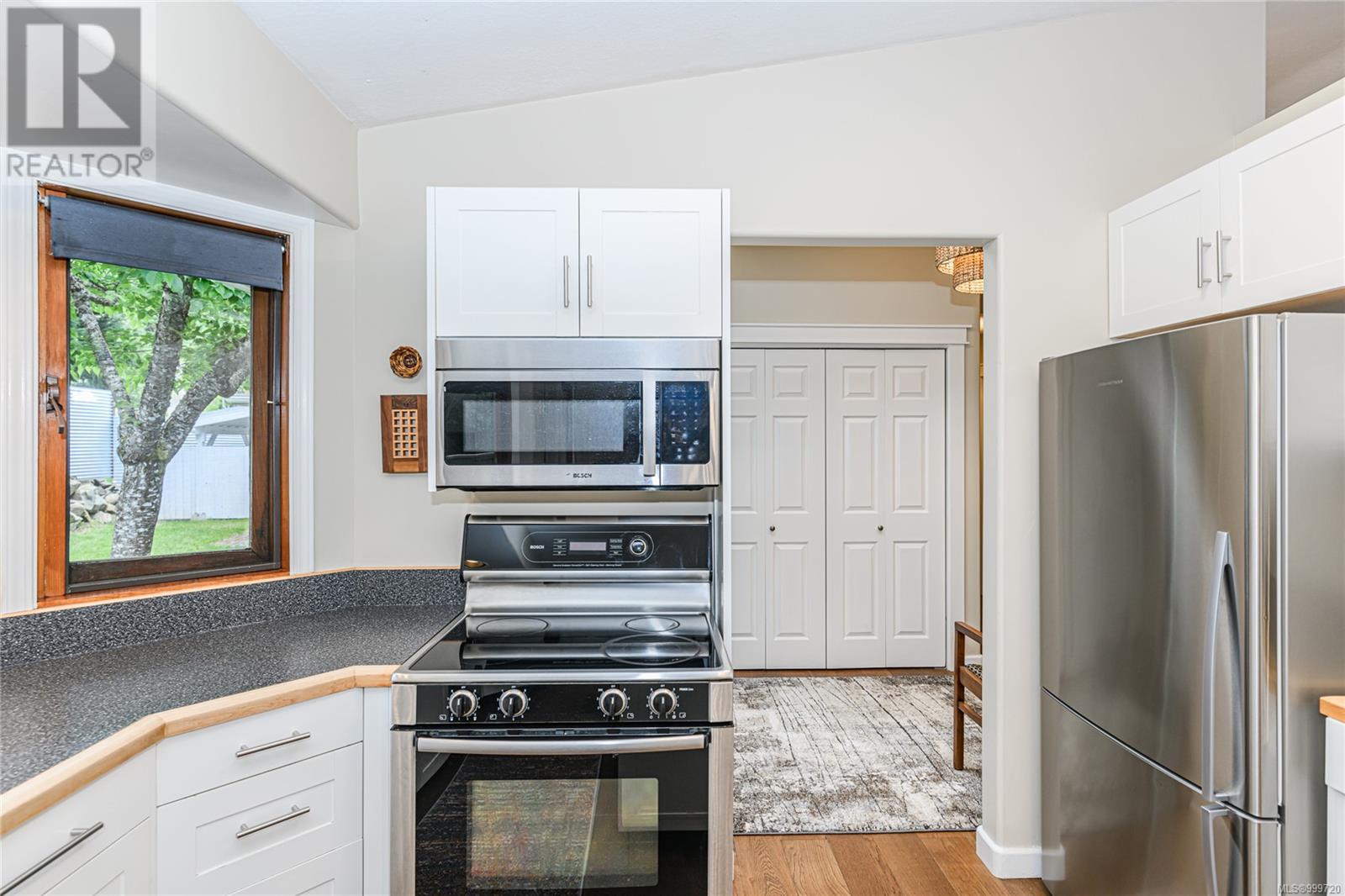 Property at 141 Cranberry Rd image 4