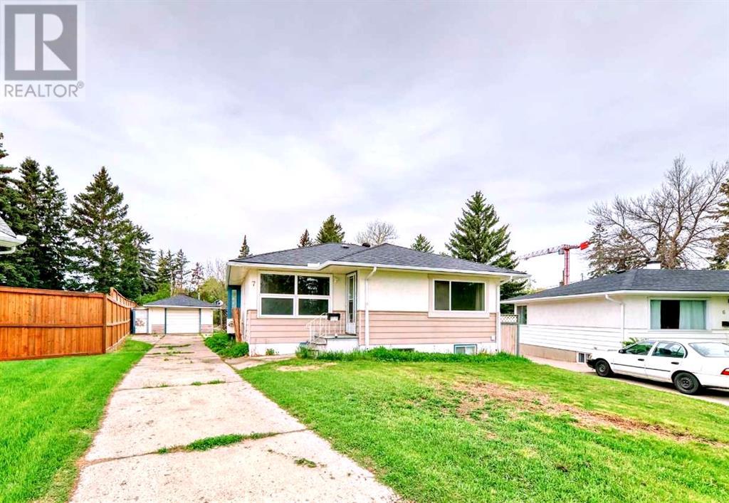 Property at 7 Glenmount Crescent SW image 1
