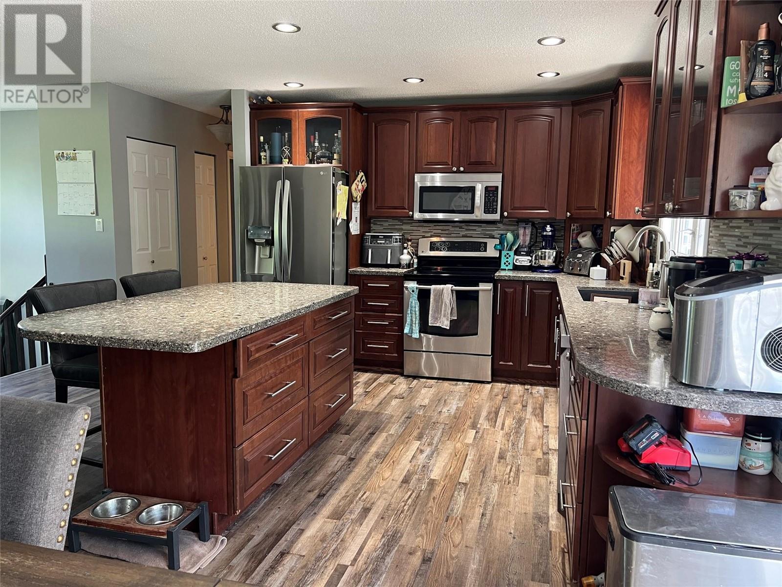5118 43a Street Ne, Chetwynd, British Columbia  V0C 1J0 - Photo 9 - 10350401