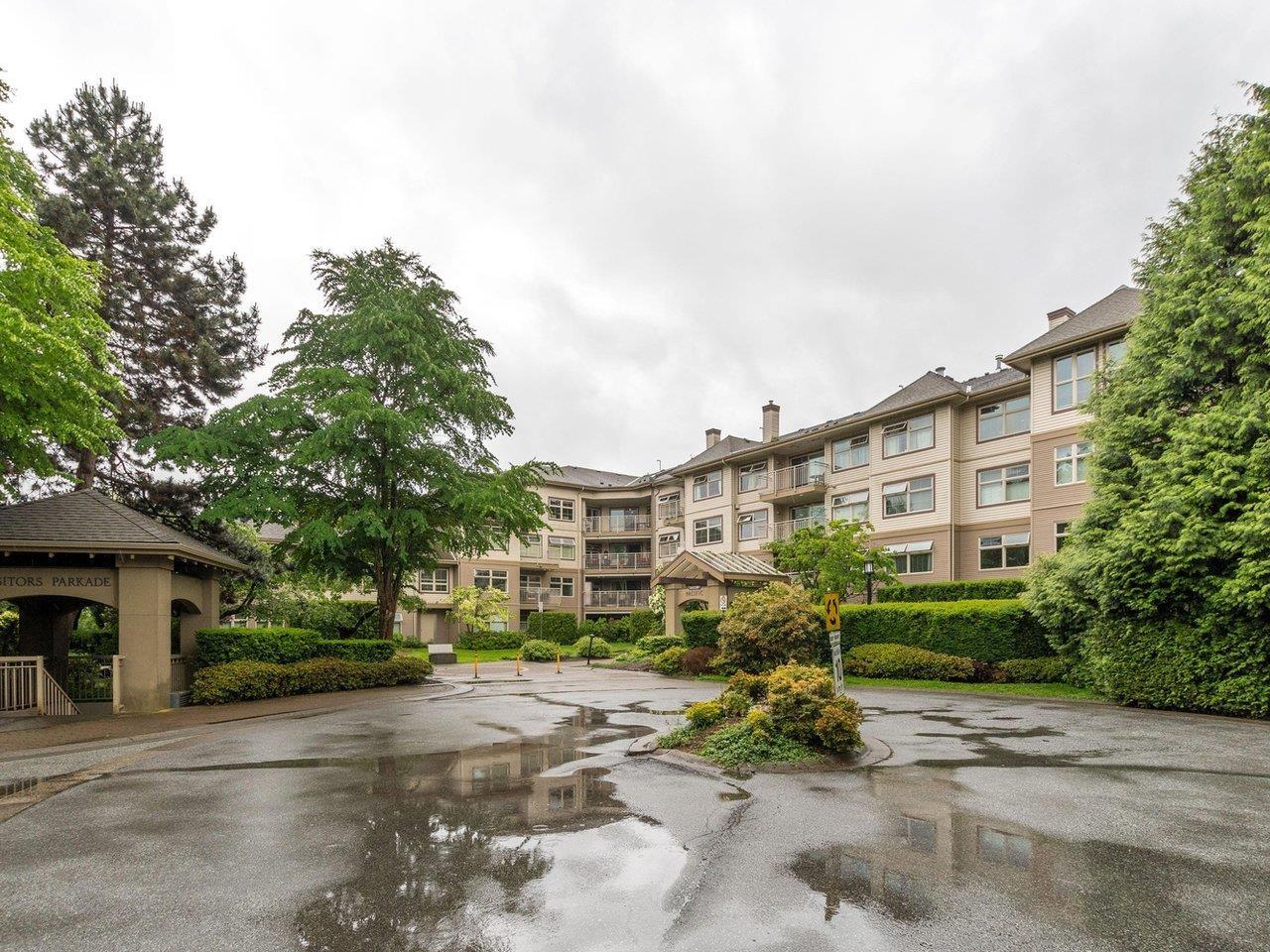 306 15220 GUILDFORD DRIVE, Surrey, British Columbia