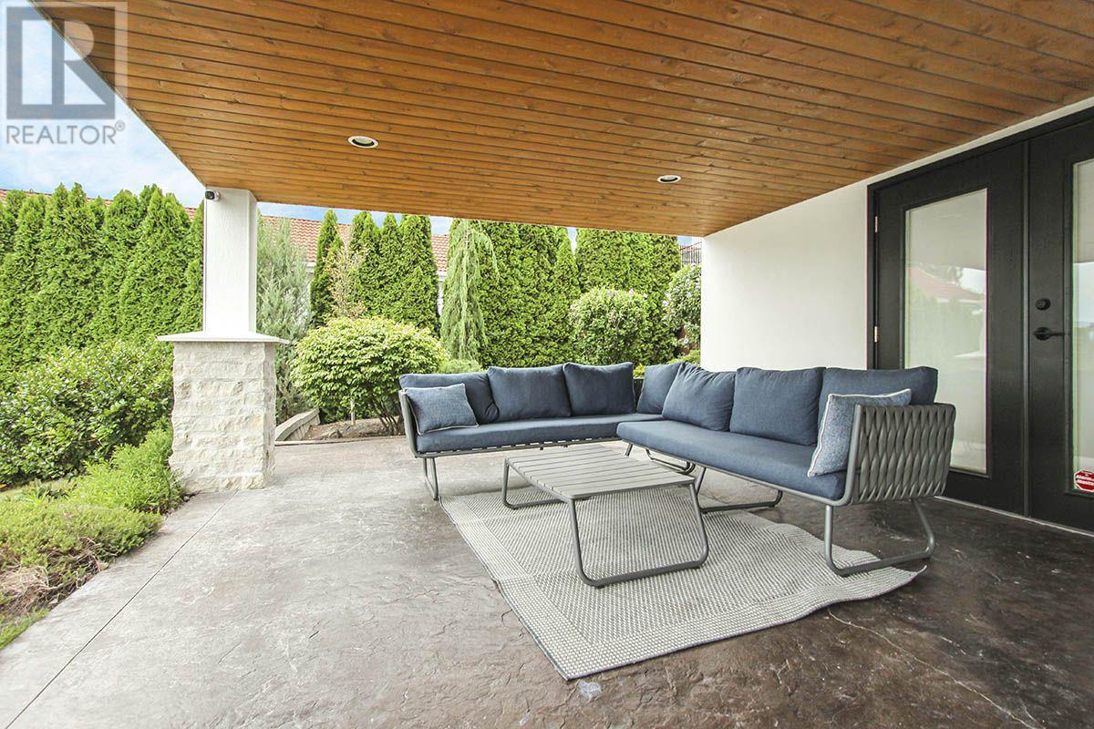 2821 Lakeview Road, West Kelowna, BC V1Z1Y5