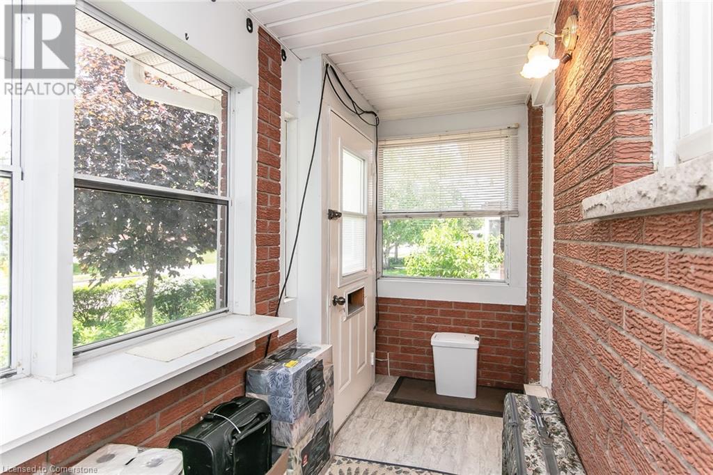 92 Elmwood Avenue, Cambridge, Ontario  N1R 4Y6 - Photo 6 - 40736824