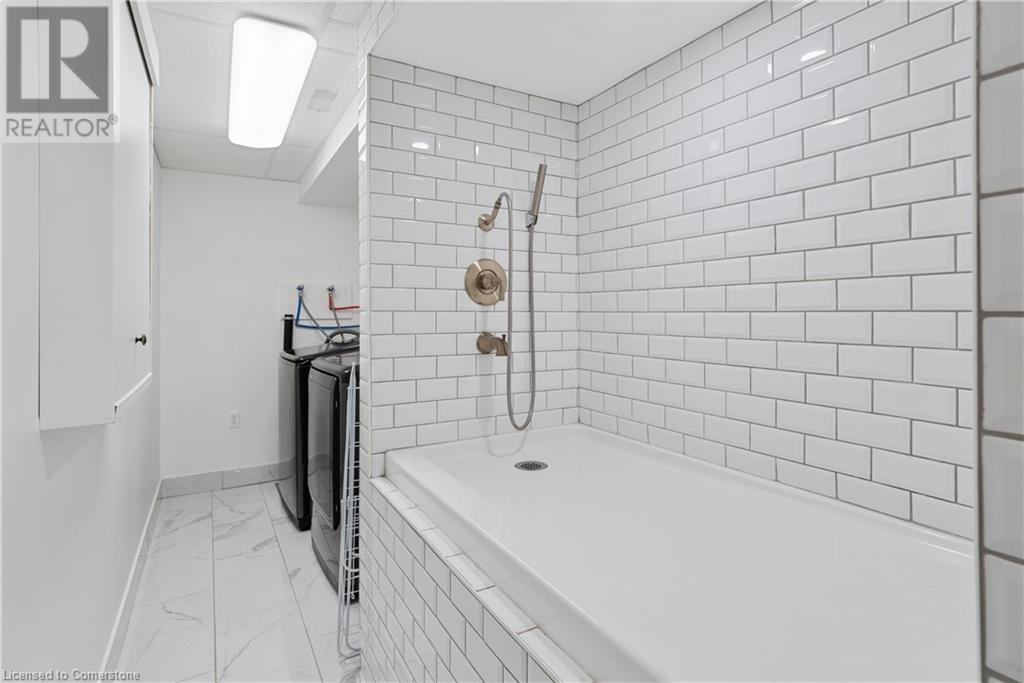 524 Snowdrop Court, Kitchener, Ontario  N2E 4G4 - Photo 38 - 40736629