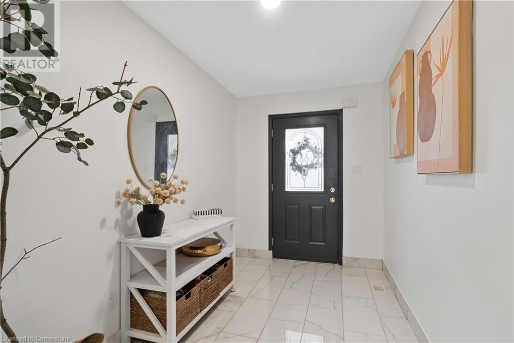 524 Snowdrop Court, Kitchener, Ontario  N2E 4G4 - Photo 4 - 40736629