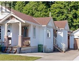 6641 Normandy Crt, Powell River, Ca
