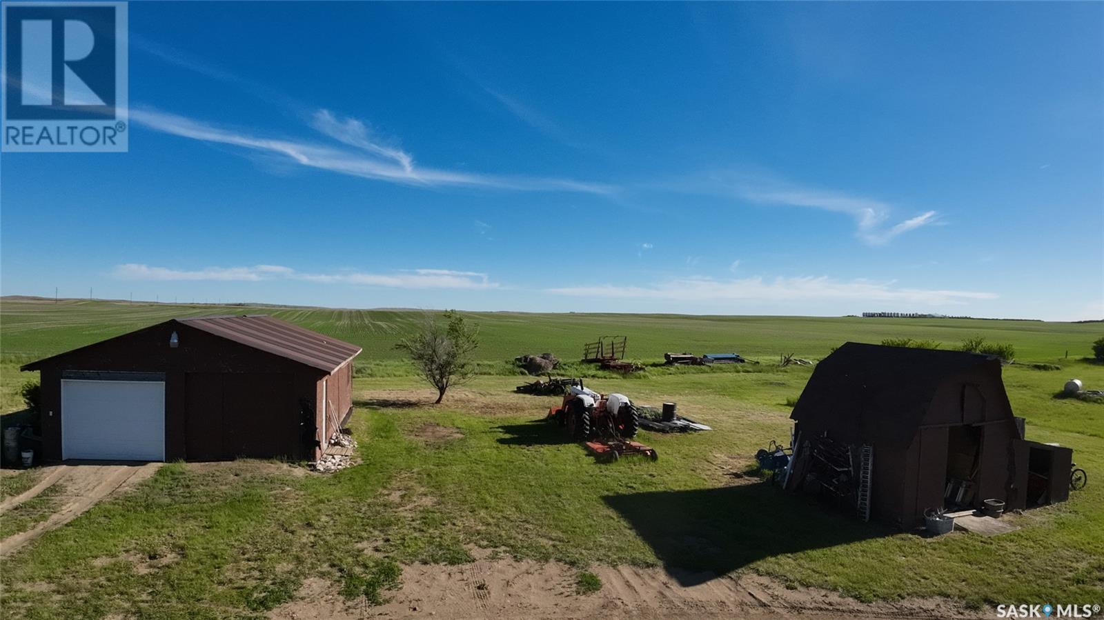Property at Acreage 2 km from Shaunavon 10 Acres image 3