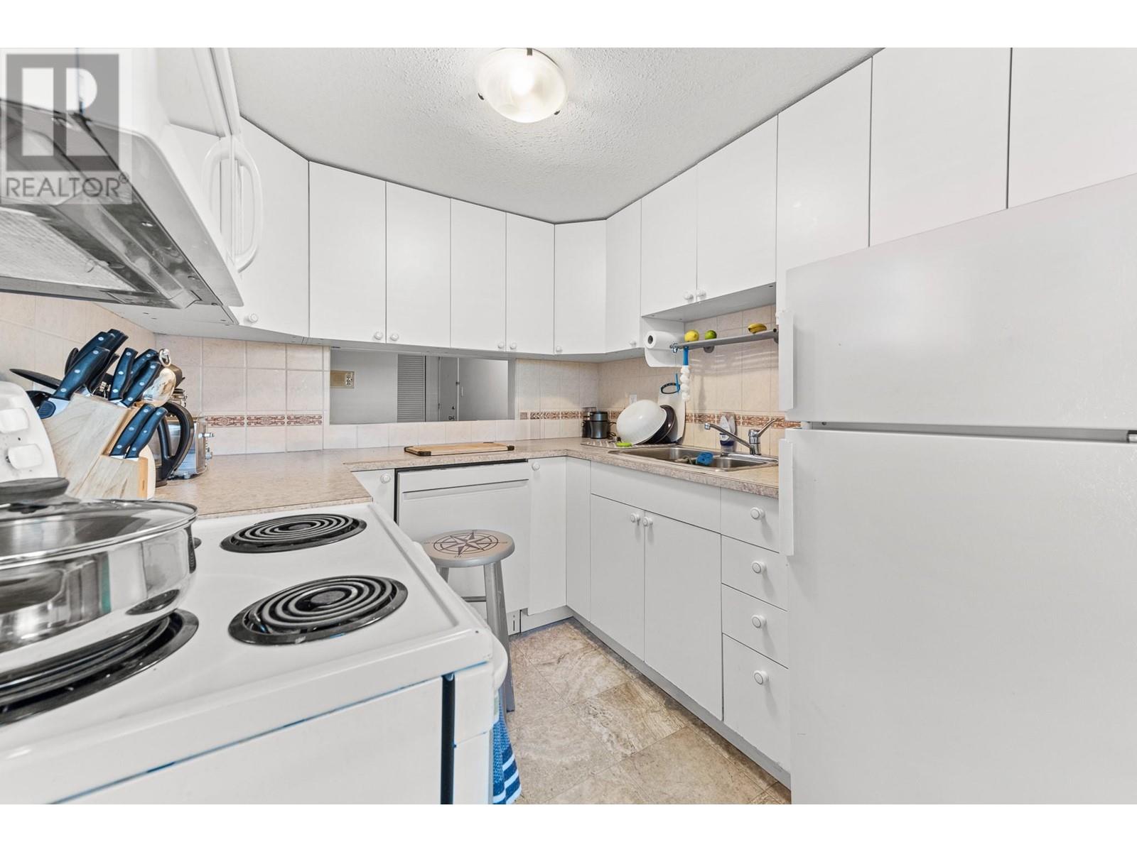 Property at 803 FAIRVIEW Road Unit# 102 image 3