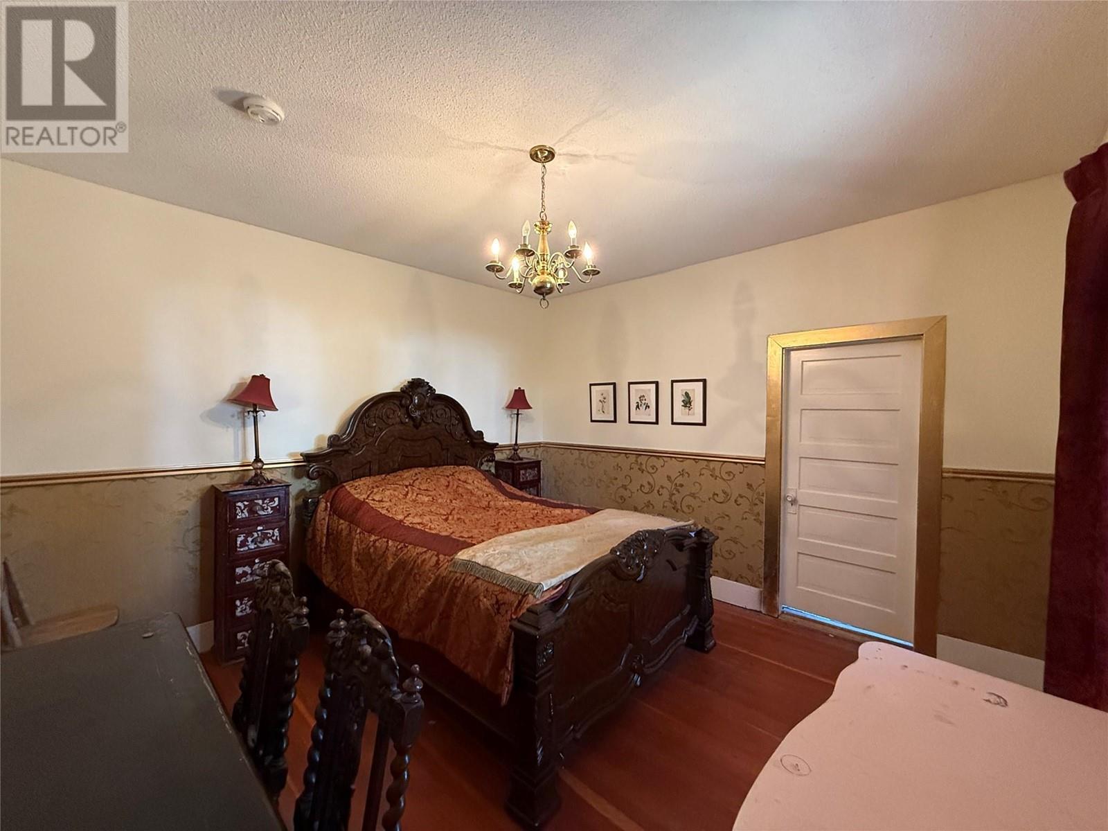 9215 Main Avenue, Wilmer, BC V0A1K5