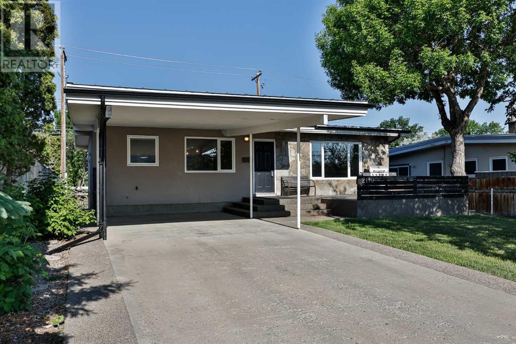 Property at 2110 20 Street S image 1