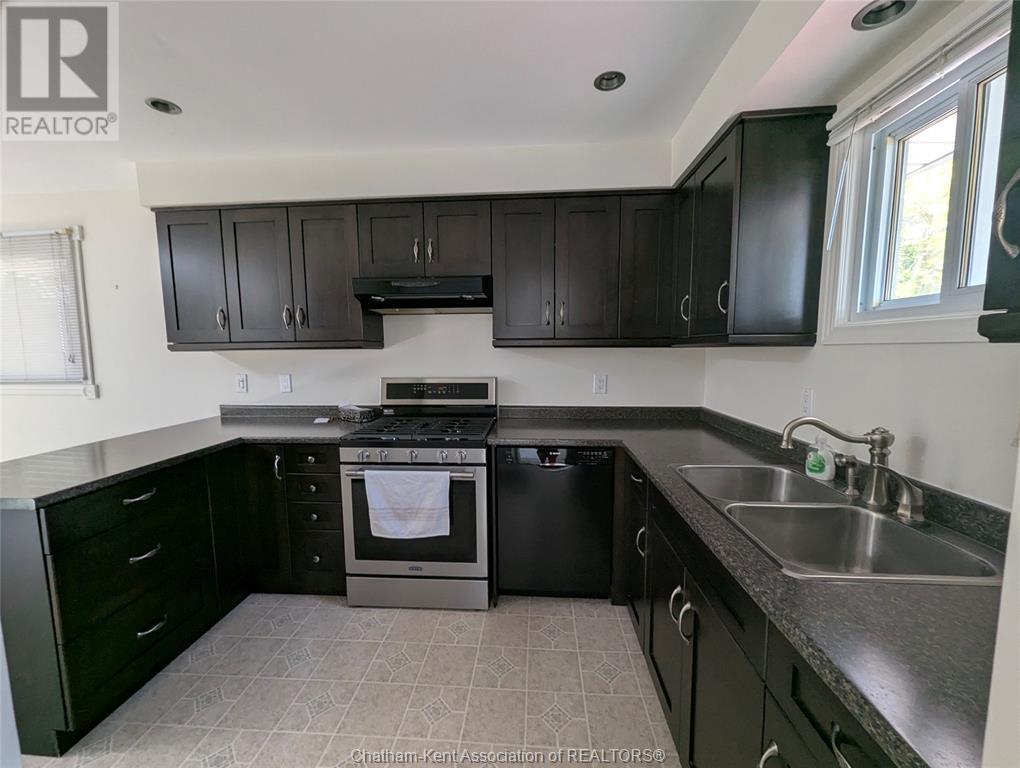 56 Willowdale Place, Chatham, Ontario  N7L 4M8 - Photo 4 - 25013748