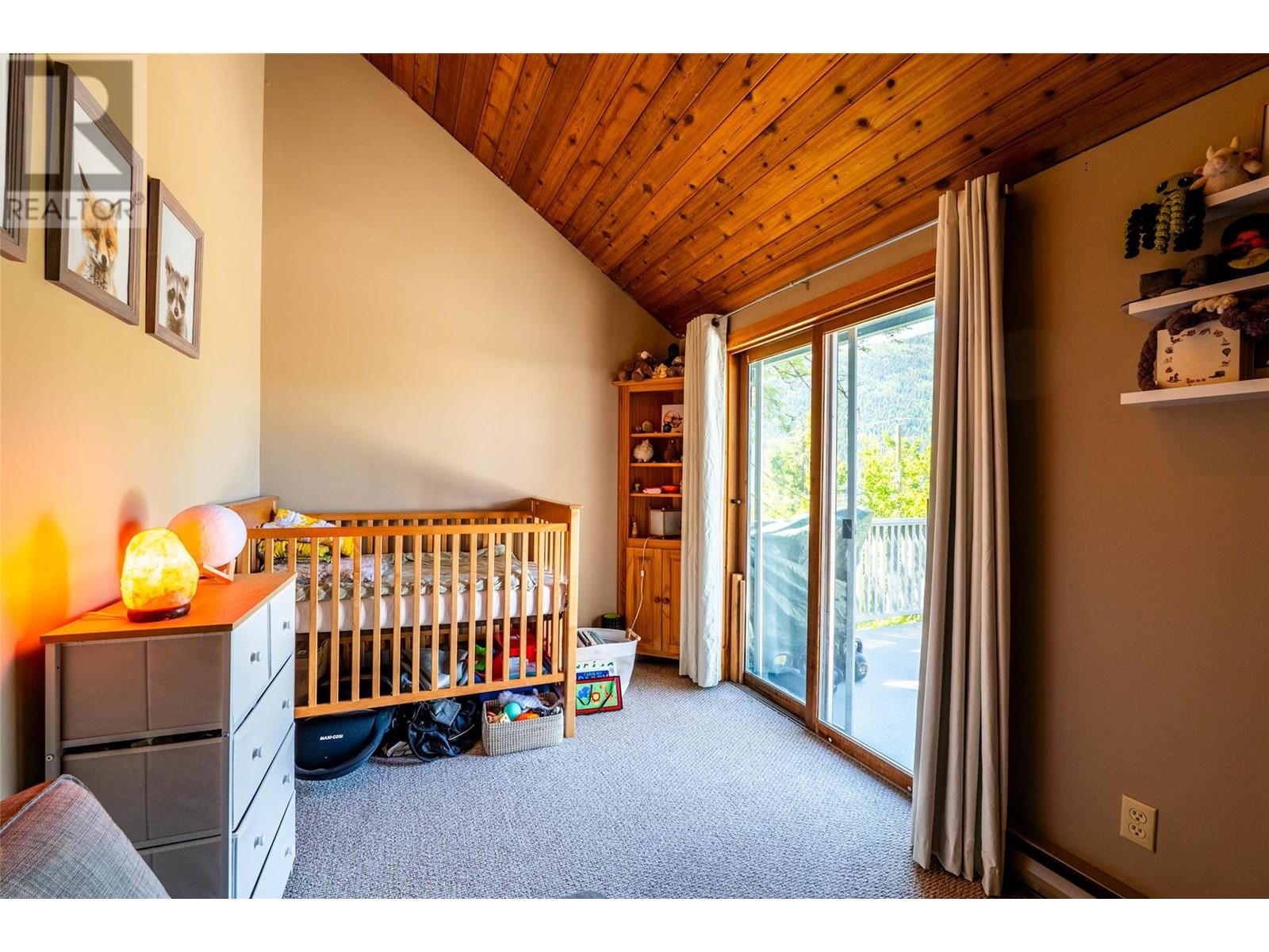 Property at 194 TREVOR Street image 3