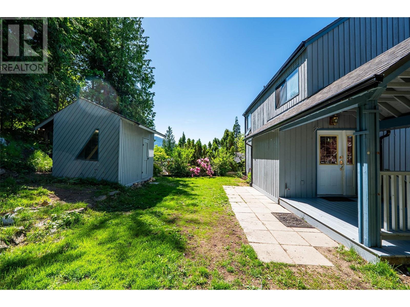 194 Trevor Street, Nelson, British Columbia  V1L 2W1 - Photo 5 - 10350188