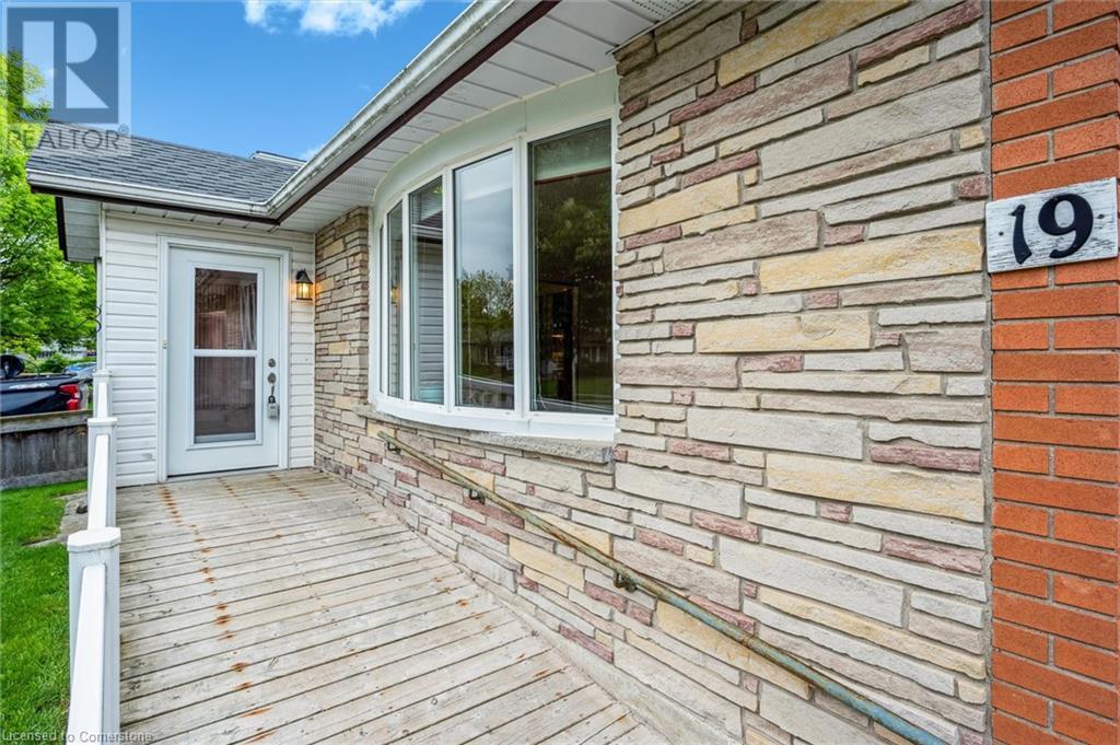 19 Markwood Drive, Kitchener, Ontario  N2M 2H3 - Photo 4 - 40736923