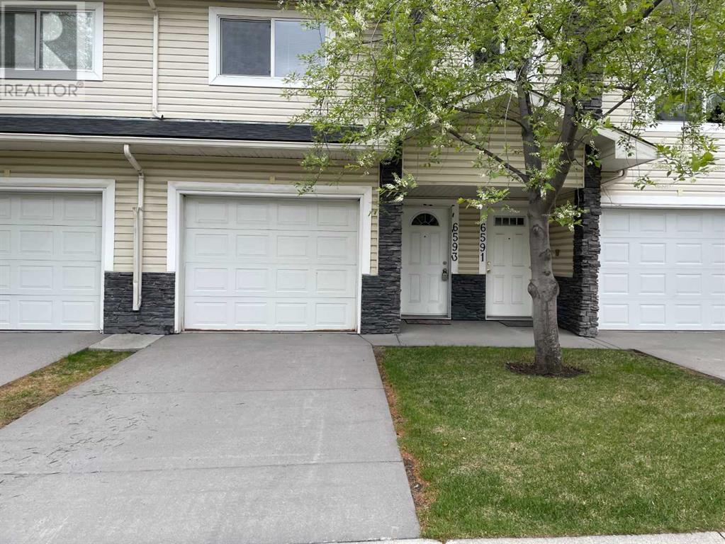 Property at 6593 Pinecliff Grove NE image 3