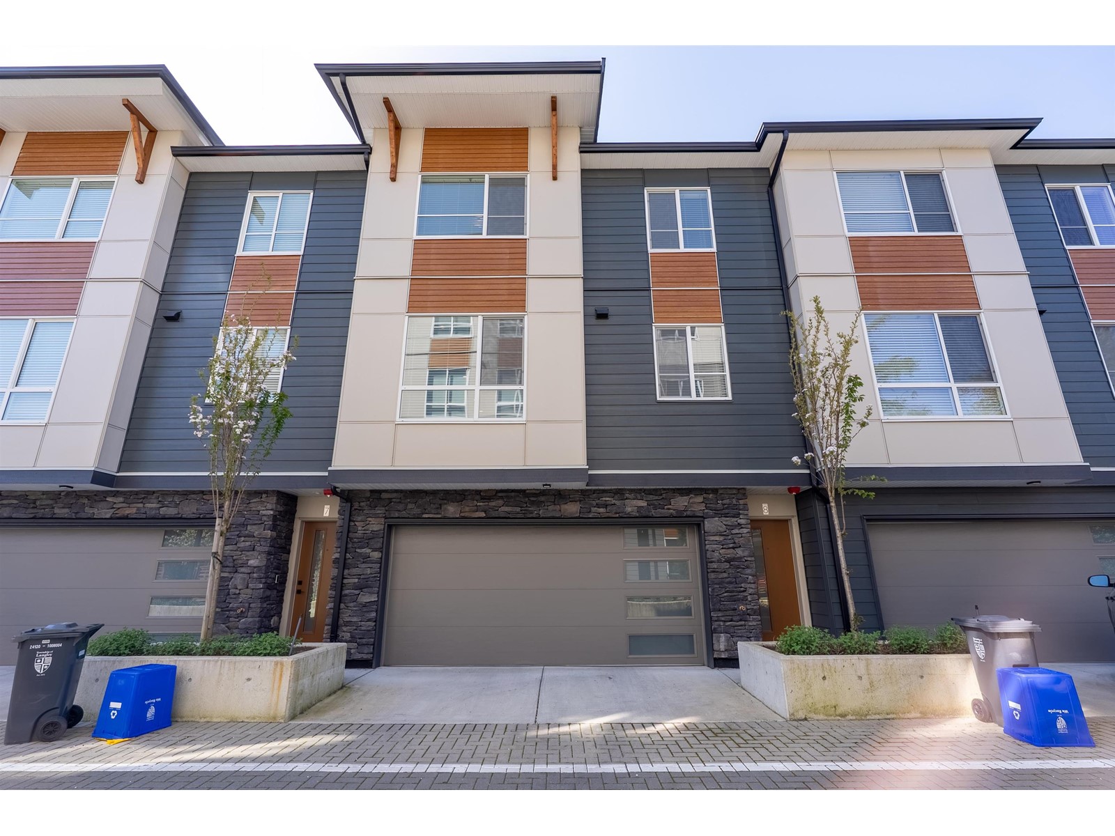 8 19935 75A AVENUE, Langley, British Columbia