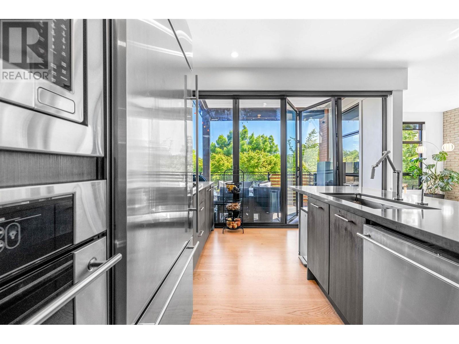 215 220 Salter Street, New Westminster, British Columbia  V3M 0H4 - Photo 5 - R3010589